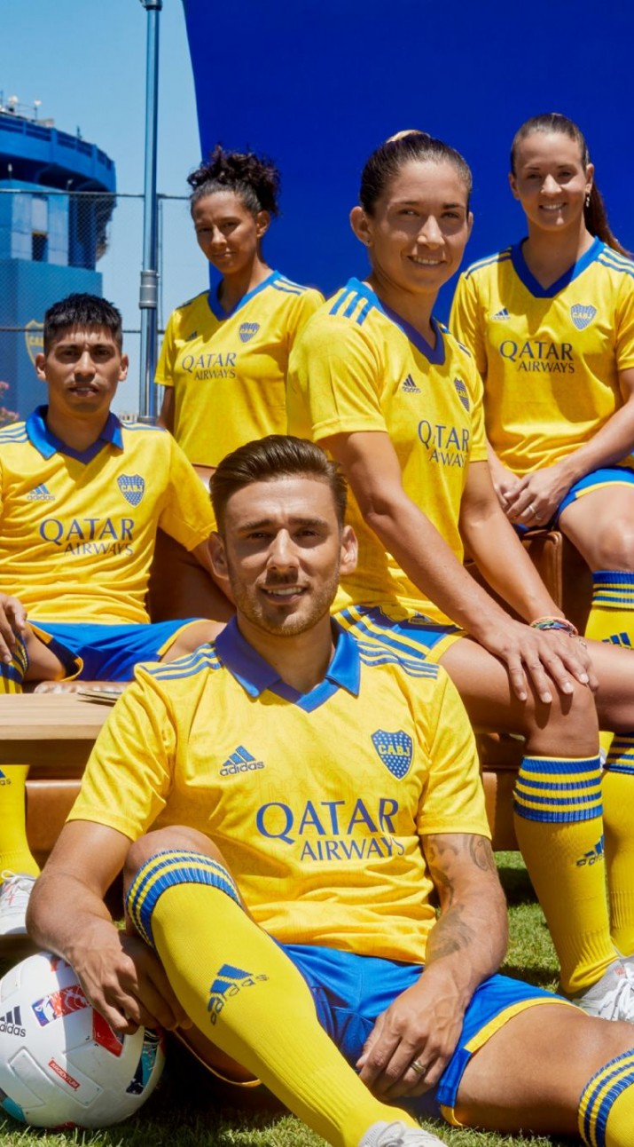 Adidas viste a online boca